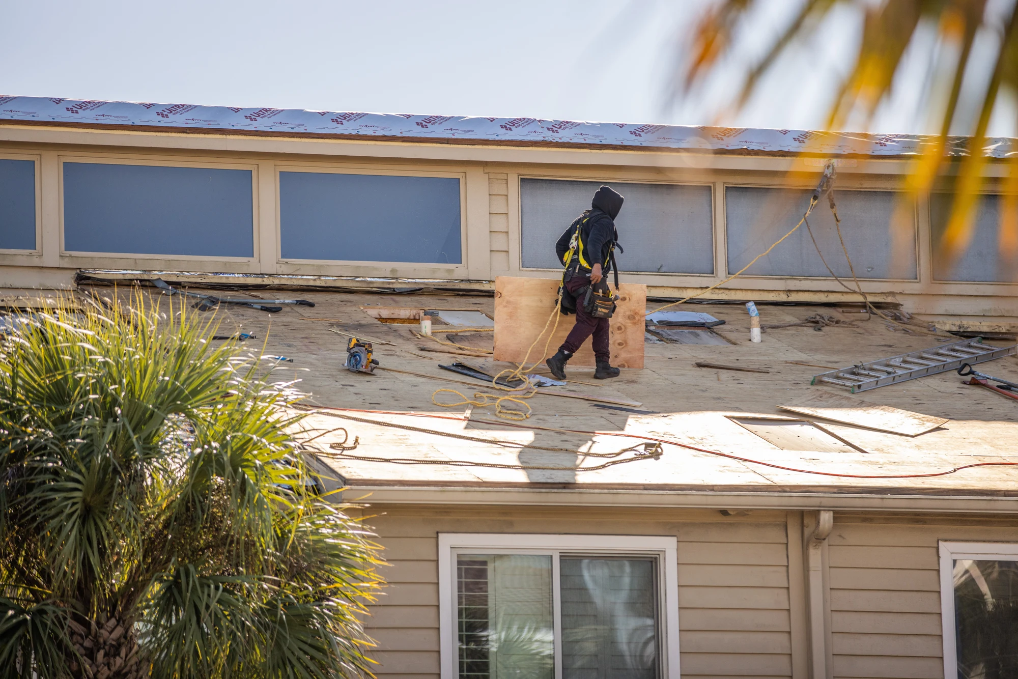 Roofing work underway at ECR’s Green Reef project in Miramar Beach